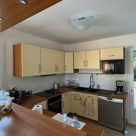 Villa Belle Avec Piscine Privee Et Jardin Mediterraneen A - Fr-1-719-44